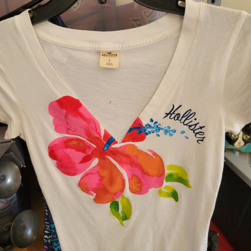 Hollister size small
